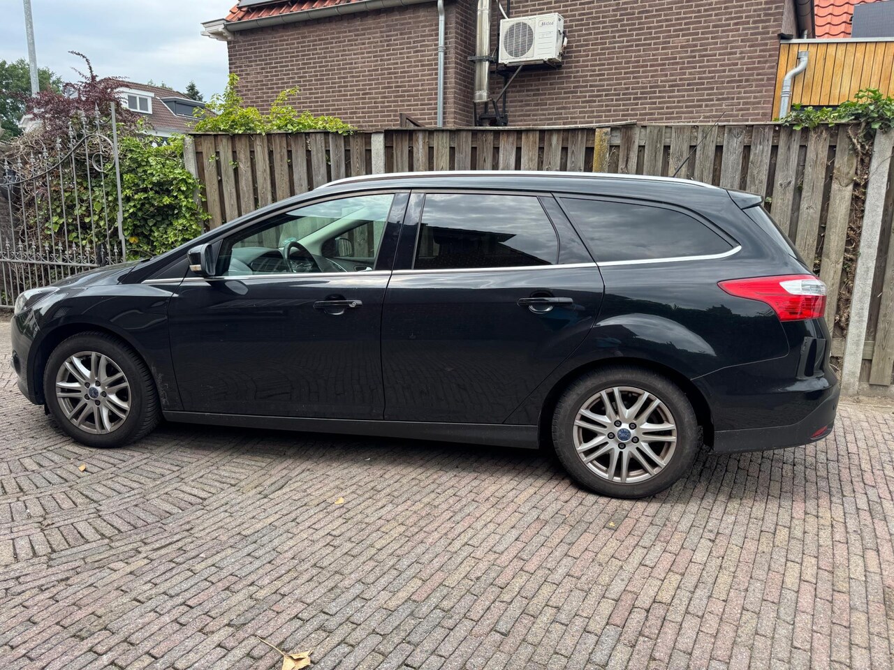 Ford Focus Wagon - 1.0 EcoBoost Titanium 1.0 EcoBoost Titanium - AutoWereld.nl