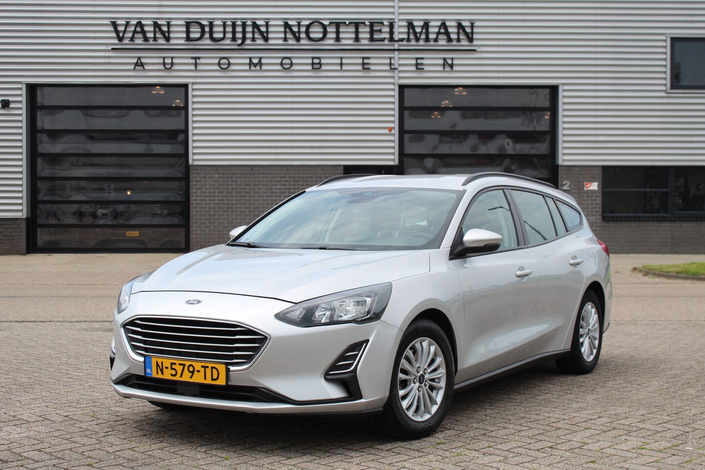 Ford Focus Wagon - 1.0 EcoBoost Trend Edition Business / Clima / Trekhaak - AutoWereld.nl