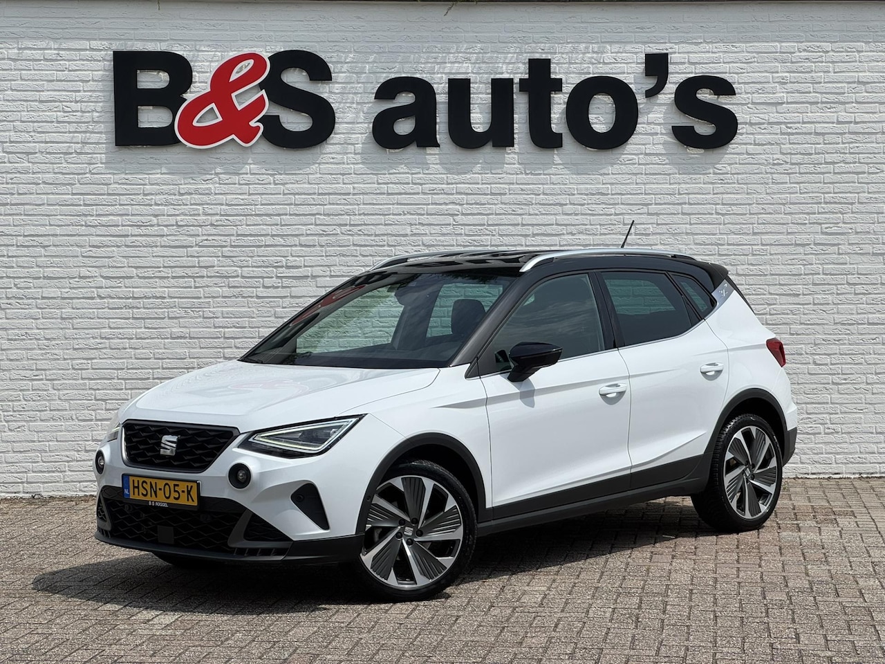 Seat Arona - 1.0 TSI FR Online Led Leder/alcantara Camera Cruise Clima Afn trekhaak 18 inch+allseason - AutoWereld.nl