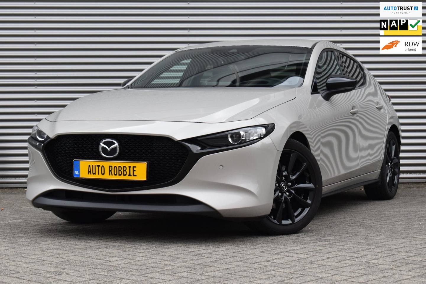 Mazda 3 - 2.0 e-SkyActiv-G M Hybrid HOMURA, Ecc, Camera, Xenon. - AutoWereld.nl