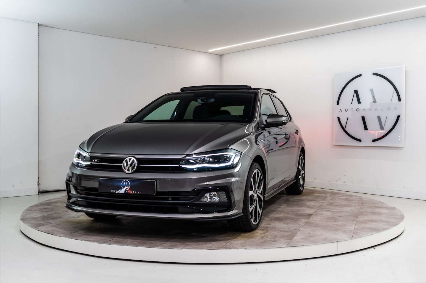 Volkswagen Polo - 1.0 TSI Highline 2x R-Line 116PK NL AUTO+NAP | 1e eigenaar | LED | Pano | Carplay | Aut. A - AutoWereld.nl