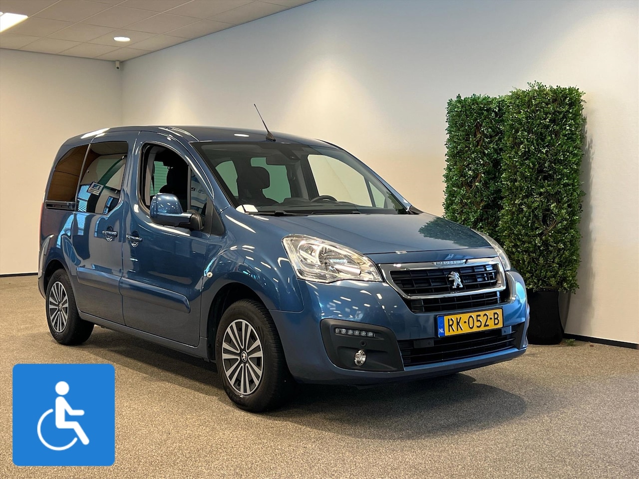 Peugeot Partner - Rolstoelauto 3+1 of 5+0 - AutoWereld.nl
