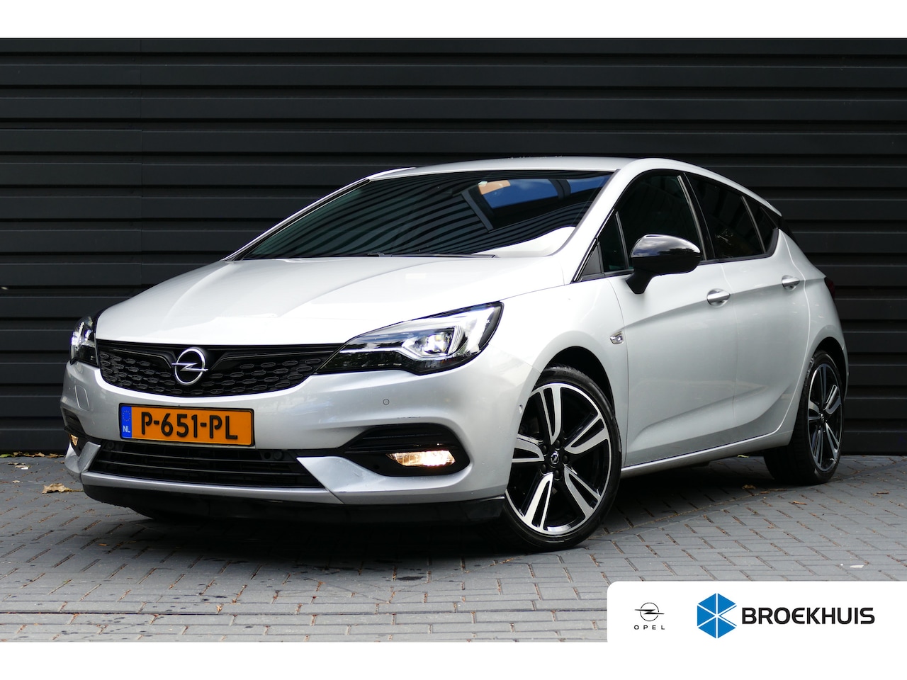Opel Astra - 1.2 TURBO 145PK 5-DRS ULTIMATE / NAVI / ALCANTARA / LED / CLIMA / PDC / 18" LMV / CAMERA / - AutoWereld.nl
