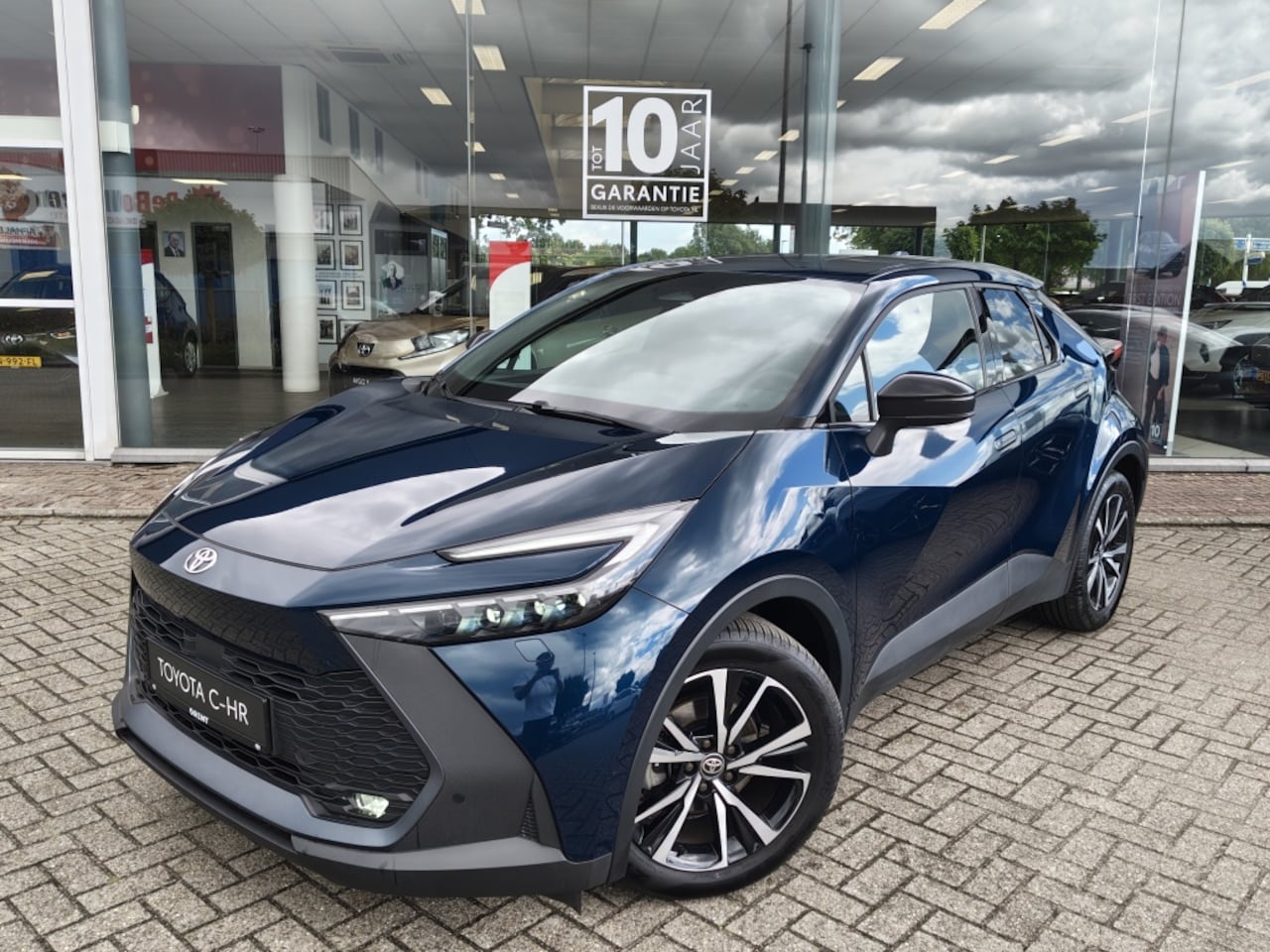 Toyota C-HR - 1.8 Hybrid 140 First Edition | Full Led | Navi | Sensoren v/a | - AutoWereld.nl
