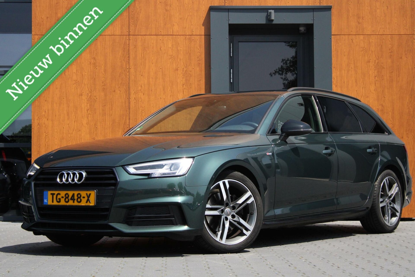 Audi A4 Avant - 2.0TDI S-Line edition | Origineel NL | Leder - AutoWereld.nl