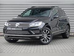 Volkswagen Touareg - 3.0 TDI Exclusive Series R-Line | Panoramadak | Trekhaak | Memory | Camera | DAB |