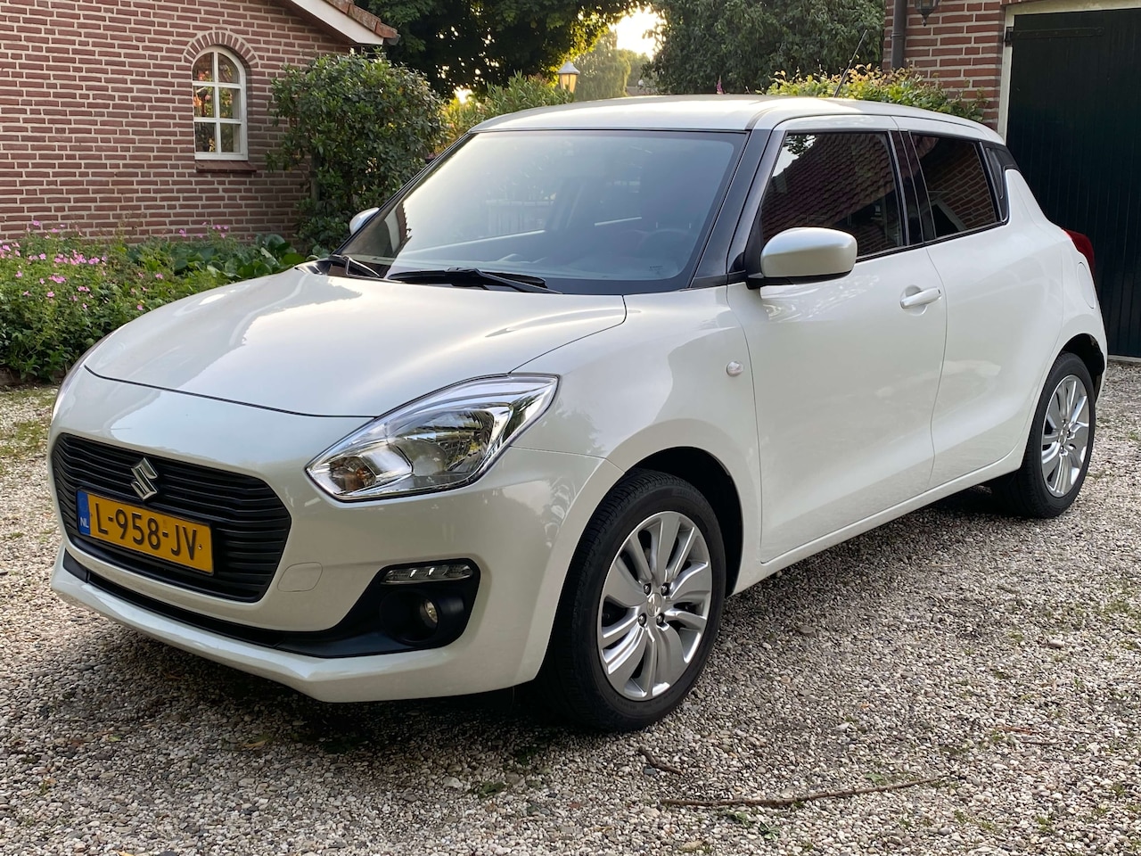 Suzuki Swift - 1.2 Select ZEER NETTE 5 DEURS FULL AUTOMAAT!!! WORDT GELEVERD MET NIEUWE APK. - AutoWereld.nl