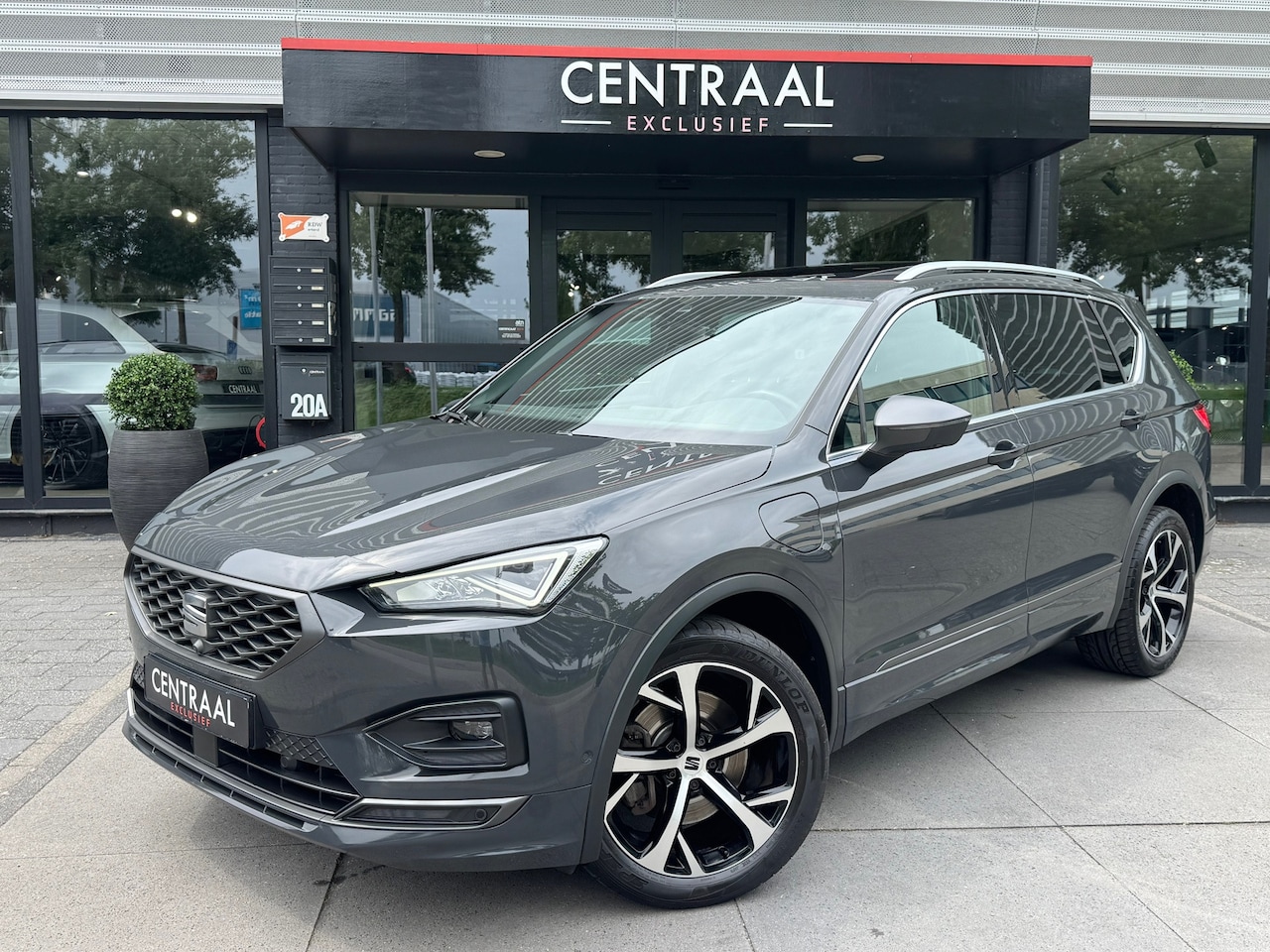 Seat Tarraco - 1.4 TSI e-Hybrid PHEV FR 245PK|Pano|Memory|360Camera|Leder|Keyless|Carplay|Ambient Light - AutoWereld.nl