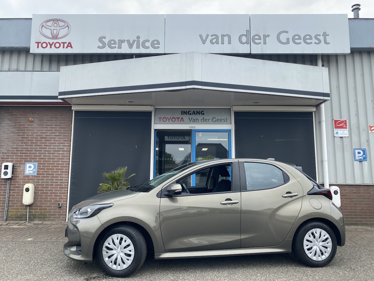 Toyota Yaris - 1.5 Hybrid Active 1.5 Hybrid Active - AutoWereld.nl