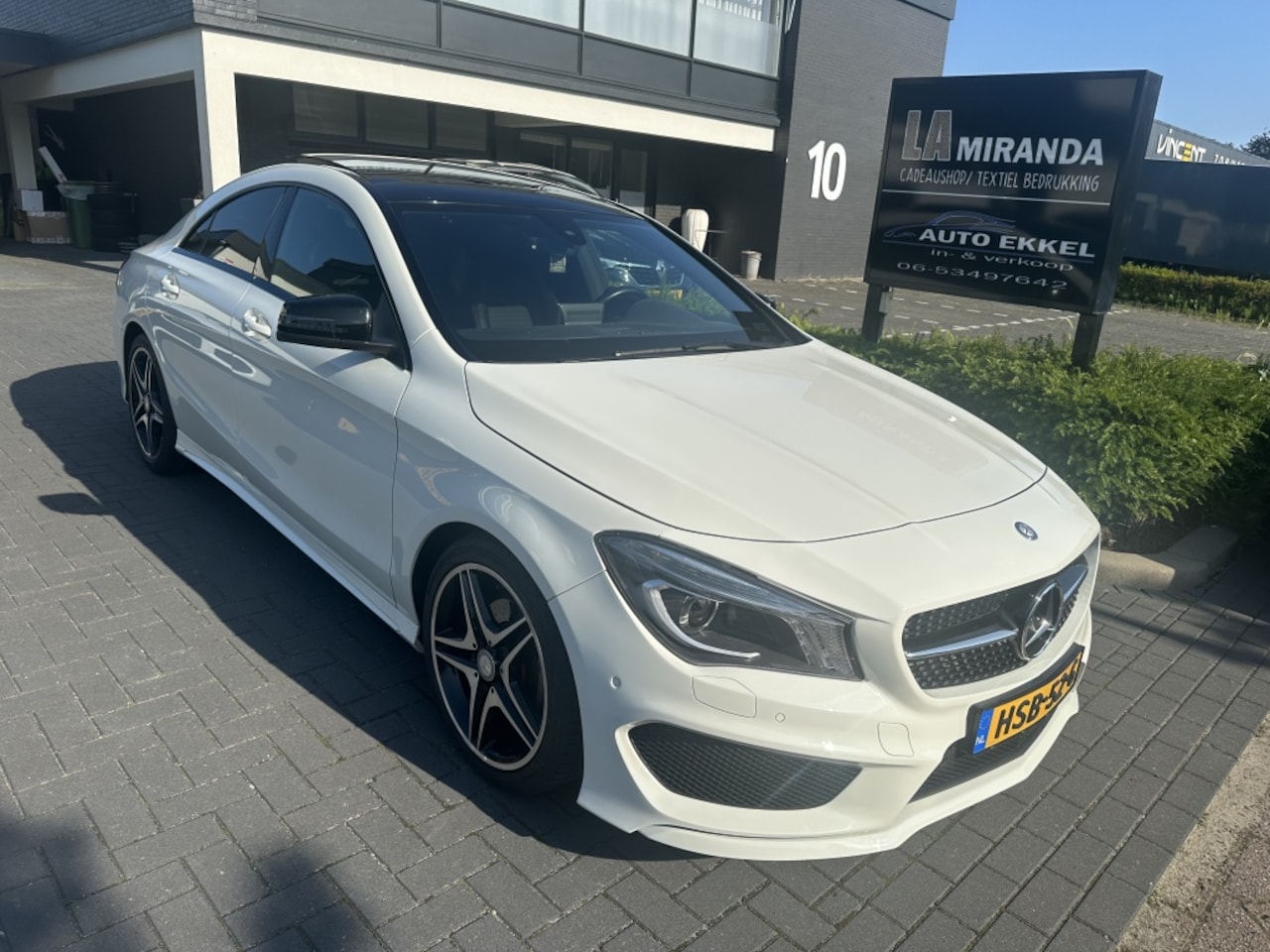 Mercedes-Benz CLA-Klasse - 180 Prestige AMG PANO - AutoWereld.nl
