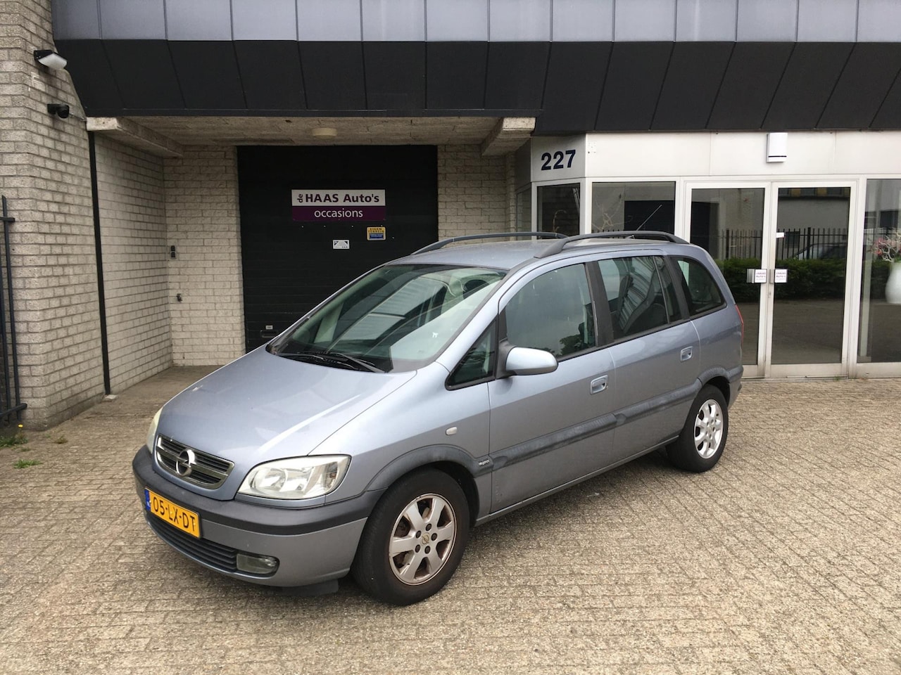 Opel Zafira - 1.6-16V Elegance Navigator / 7 SEATS / APK 31 OKTOBER 2025 / ALU VELGEN - AutoWereld.nl
