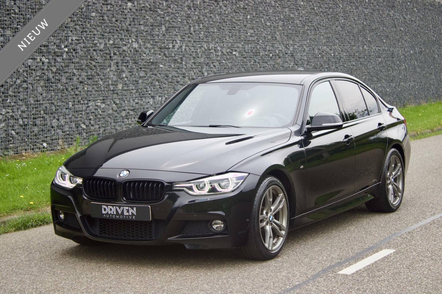 BMW 3-serie - 330i M Sport | Shadow - LCI2 - NL Auto - Virtual - AutoWereld.nl