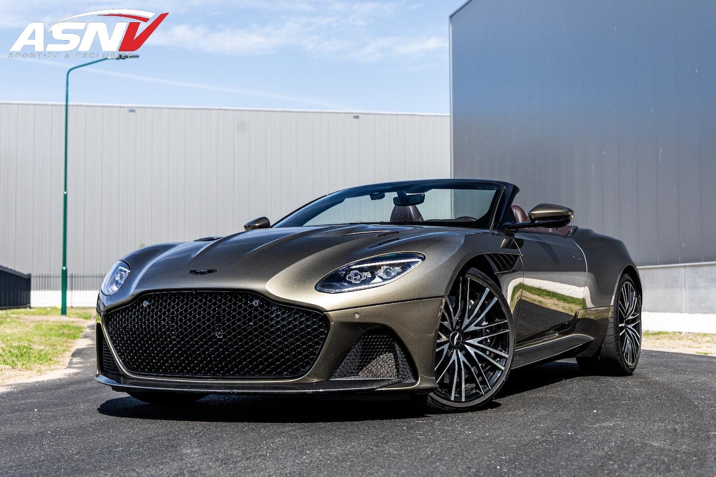 Aston Martin DBS Volante - 5.2 V12 Superleggera 5.2 V12 SUPERLEGGERA, 725 PK, Carbon/Body/Pack, Premium/Sport/Seats, Stoel/Verwarming/Vent - AutoWereld.nl