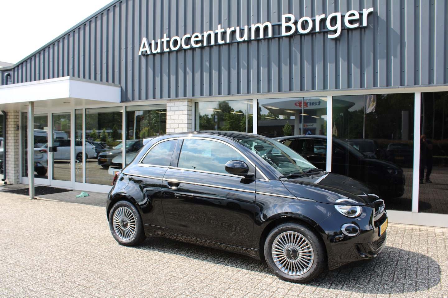 Fiat 500 - Urban 42 kWh Automaat 16"LM/PDC /cruise/Clima/Camera - AutoWereld.nl