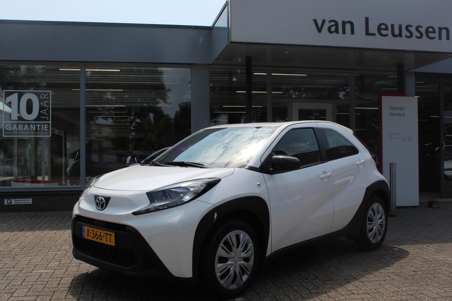 Toyota Aygo X - PLAY AIRCO CAMERA AD-CRUISE APPLE/ANDROID - AutoWereld.nl