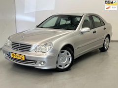 Mercedes-Benz C-klasse - 180 K. / NL-auto / Clima / Trekhaak