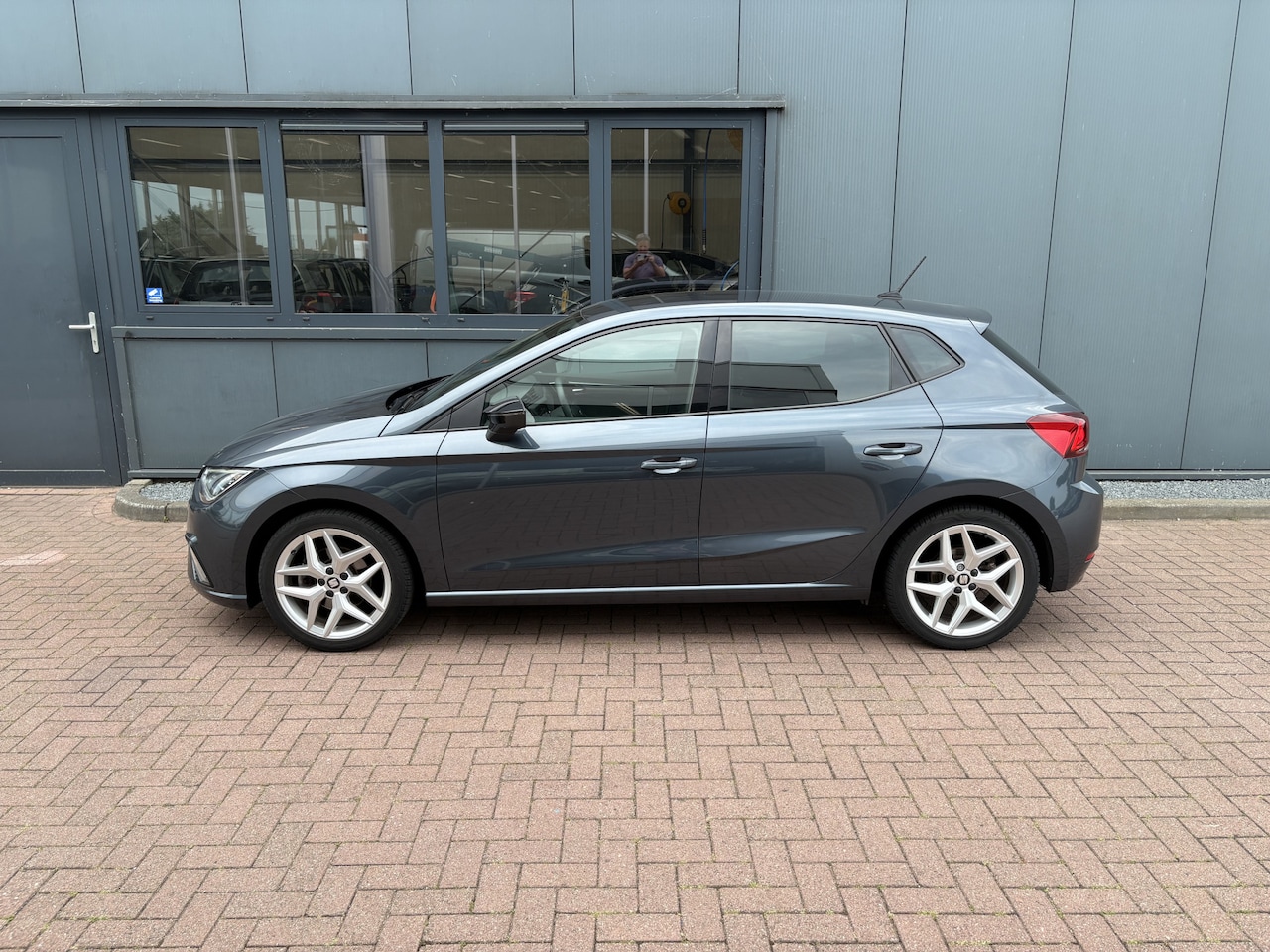 Seat Ibiza - 1.0 TSi DSG 110pk FR Business Intense Plus CAMERA/NAVI/CARPLAY/CRUISE/PDC/STOELVERWARMING - AutoWereld.nl
