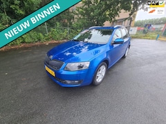 Skoda Octavia Combi - 1.6 TDI Greenline Businessline NETTE AUTO RIJDT EN SCHAKELT GOED