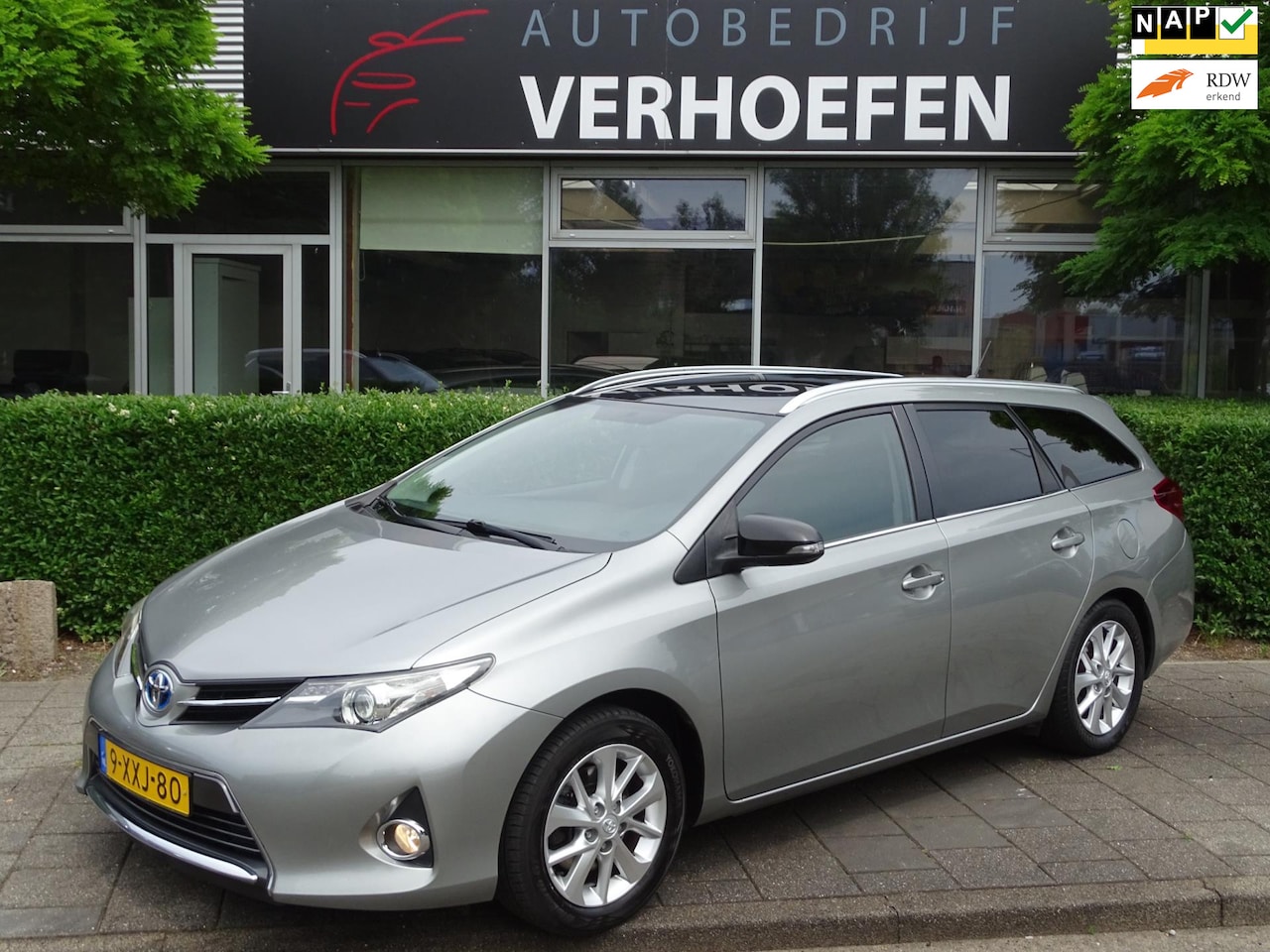 Toyota Auris Touring Sports - 1.8 Hybrid Lease - AUTOMAAT - CRUISE - CLIMATE CONTR - PARK CAMERA ! - AutoWereld.nl