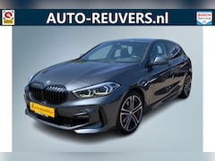 BMW 1-serie - 118i M-Sport / LED / Navi / CarPlay / Camera
