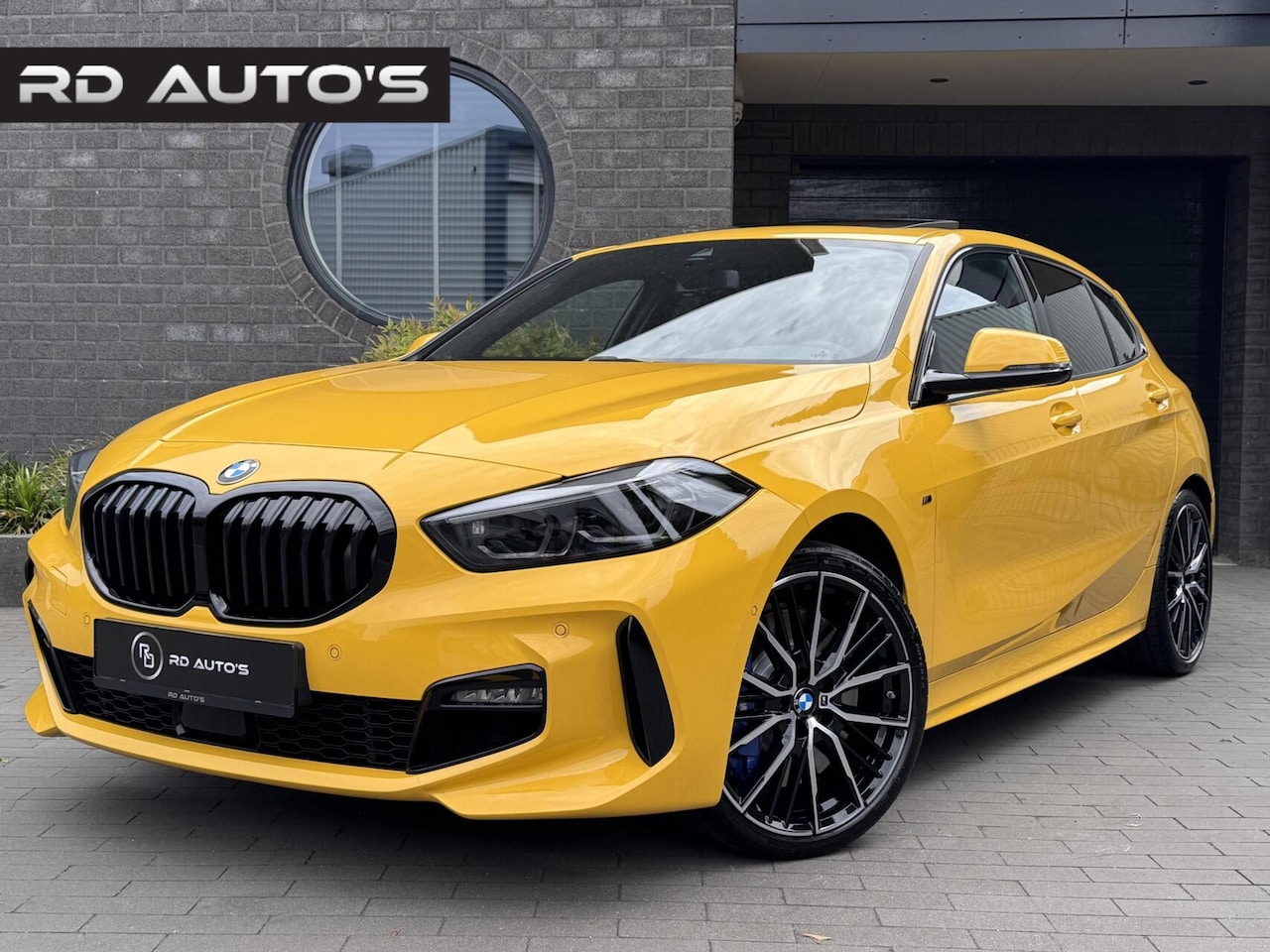 BMW 1-serie - 120i High Executive Performance NAP Individual Pano - AutoWereld.nl