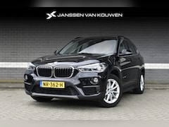 BMW X1 - sDrive20i High Executive / Stoelverwarming / Navi / Head-up / Leder