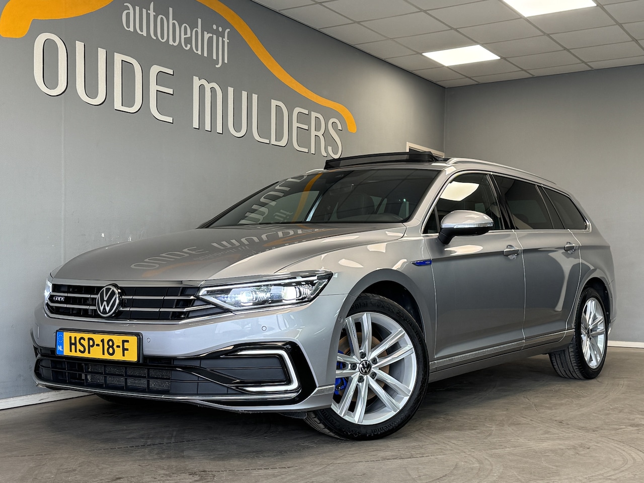 Volkswagen Passat Variant - 1.4 TSI PHEV GTE Business Panoramadak/360° Camera/Wegklapbare-Trekhaak - AutoWereld.nl