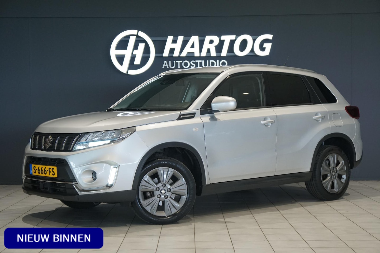 Suzuki Vitara - 1.4 Boosterjet Select Smart Hybrid + STOELVERWARMING / CAMERA - AutoWereld.nl