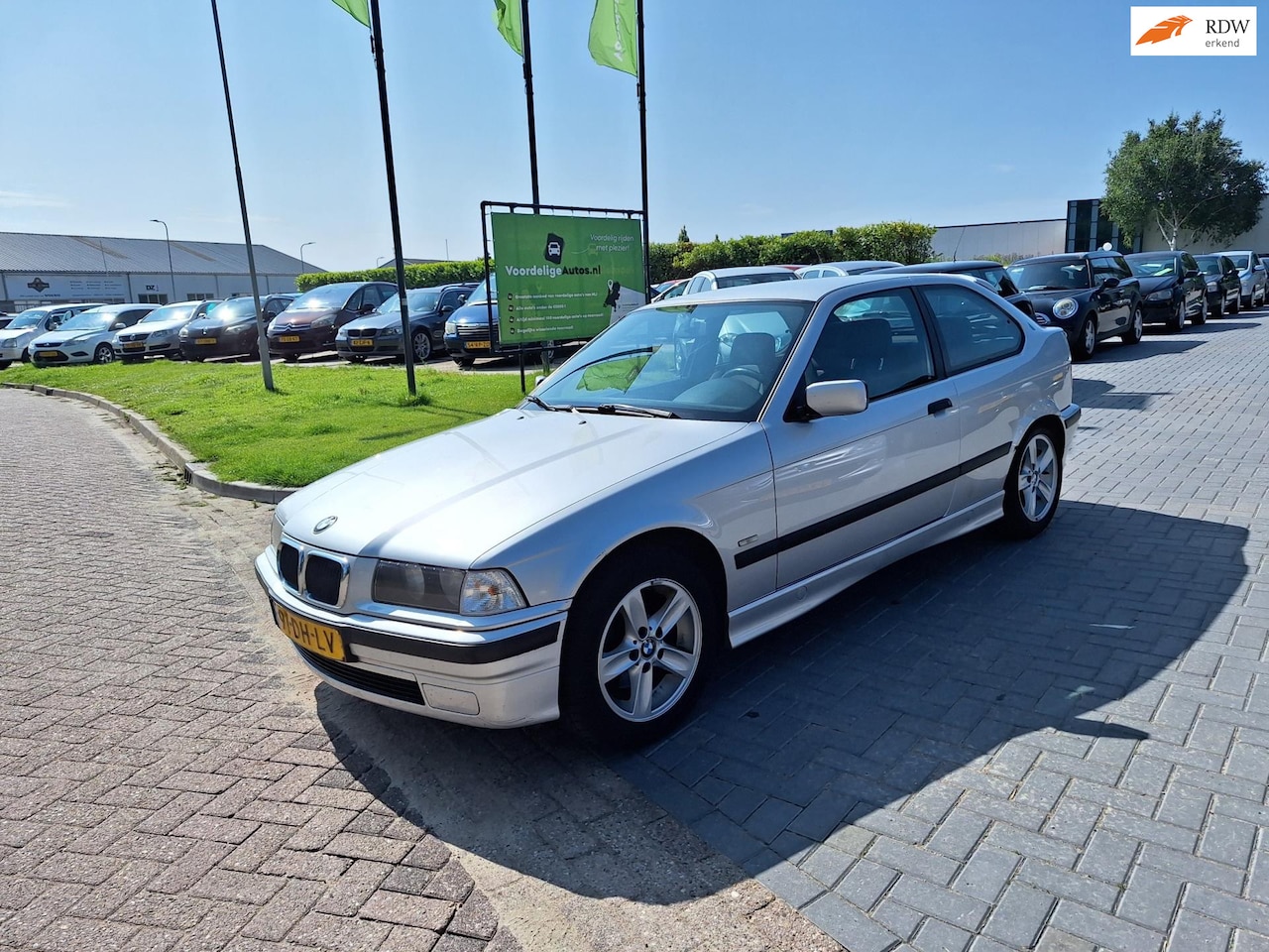 BMW 3-serie Compact - 316i Executive / APK juni 2026 - AutoWereld.nl