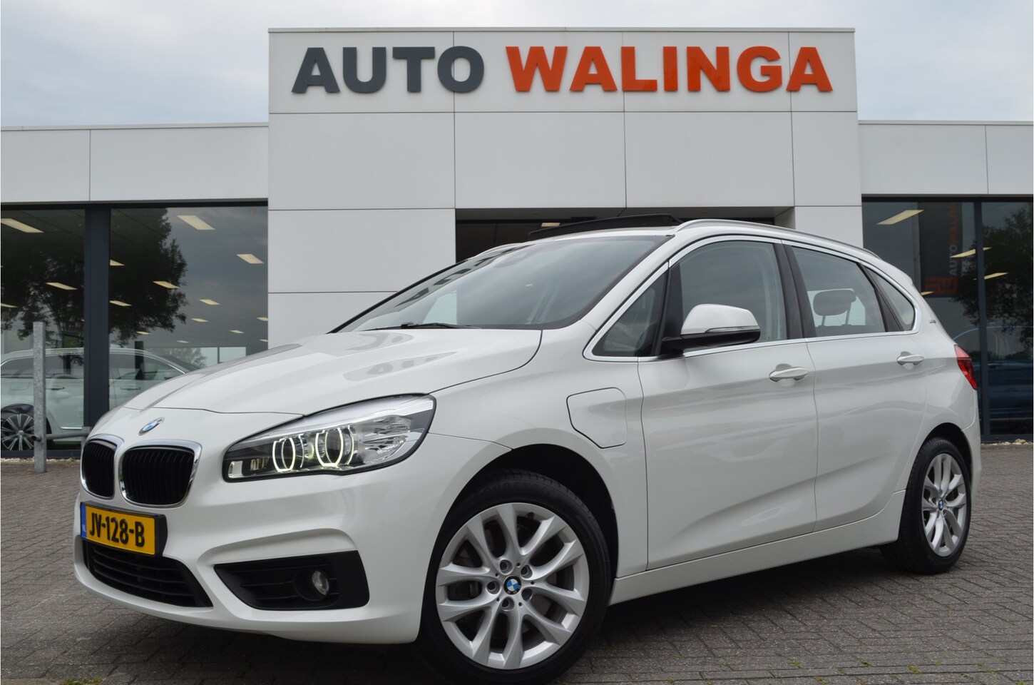 BMW 2-serie Active Tourer - 225xe Panoramadak | Comfort access | Led koplampen | Stoelverwarming | - AutoWereld.nl
