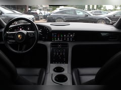 Porsche Taycan - Performance 84 kWh / Panoramadak / 360Camera / Luchtvering / 20'' / Dodehoek / Stuurverwar