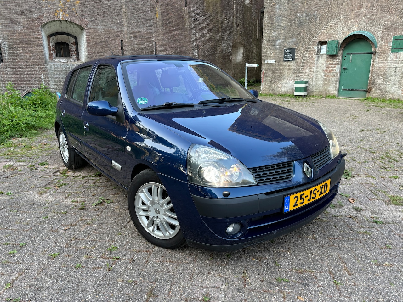 Renault Clio - 1.6-16V Initiale | D-riem vervangen | APK Recent | Uitstekend onderhouden | Xenon | Bluetooth | Climate Con - AutoWereld.nl