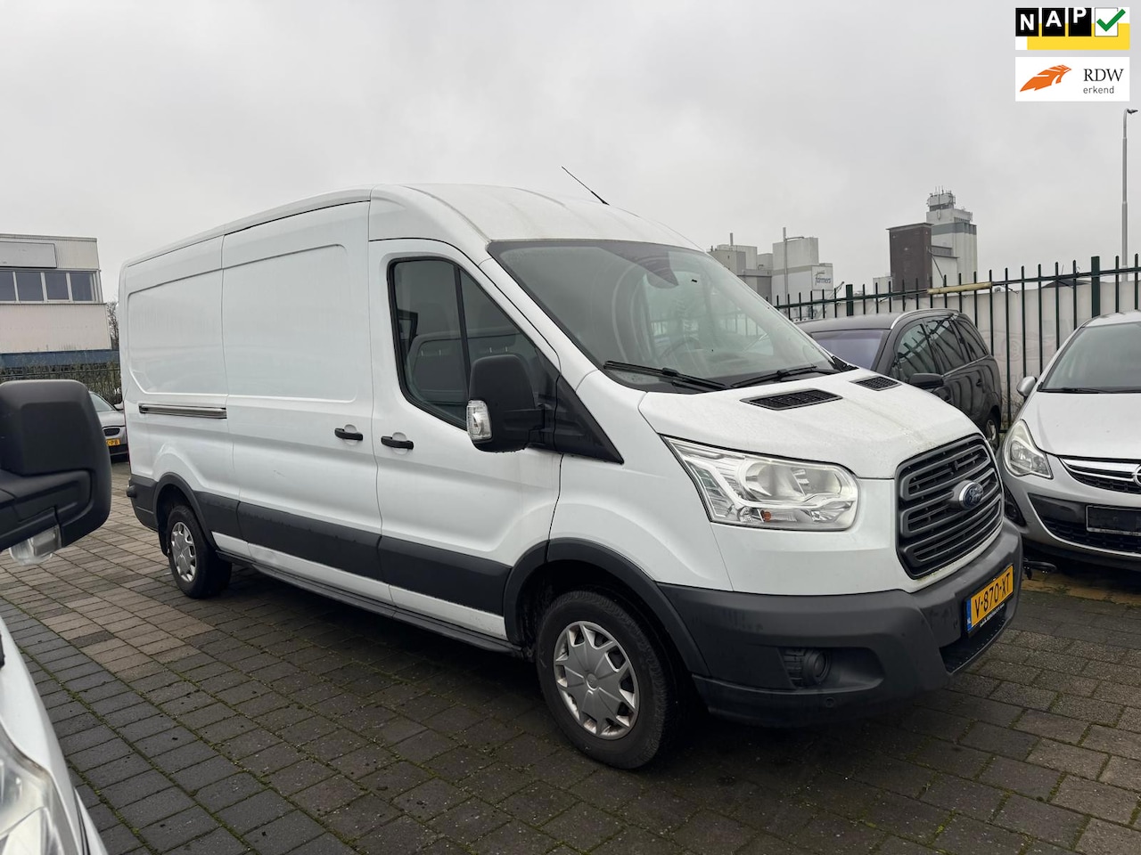 Ford Transit - 310 2.0 TDCI L3H2 Euro 6| Motor Tikt - AutoWereld.nl