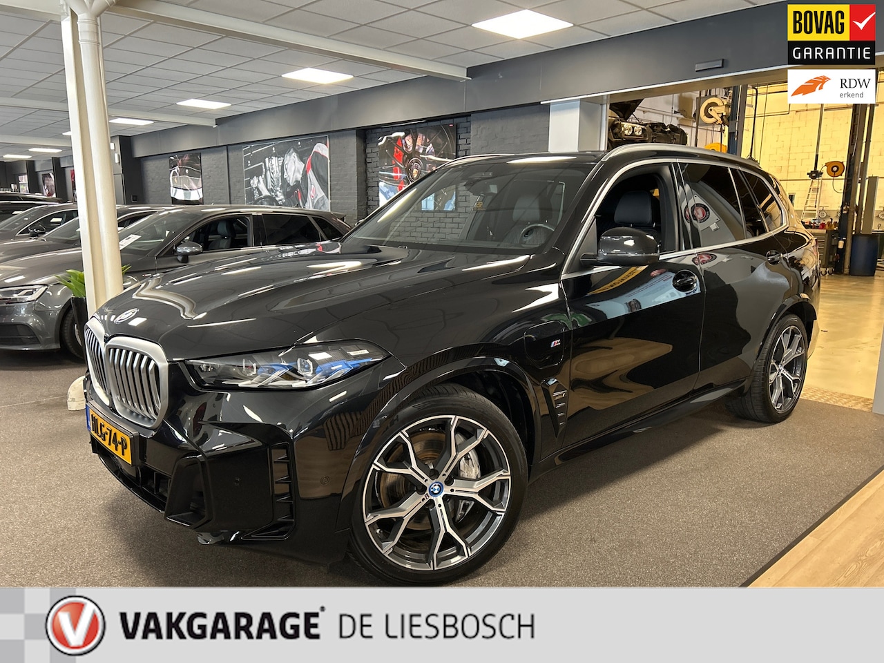 BMW X5 - XDrive50e Launch Edition M-Sport / Panorama-dak /luchtvering / Leder /head-up - AutoWereld.nl