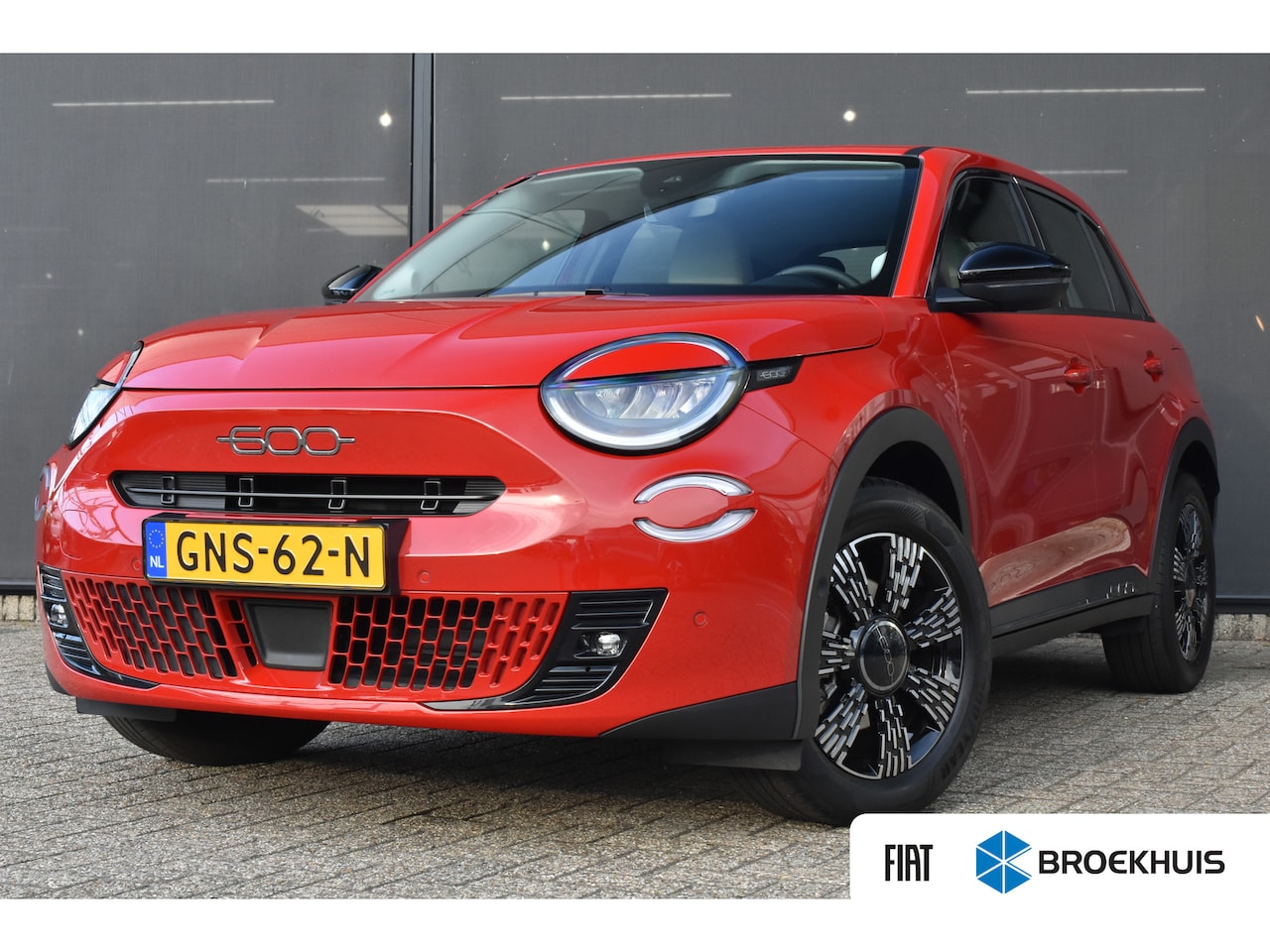 Fiat 600e - Urban 54 kWh 3 Fase 156pk | Pack Comfort + Style | Navigatie | Dodehoek-Detectie | Keyless - AutoWereld.nl
