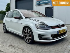 Volkswagen Golf - 2.0 TSI GTI Performance Aut. (Pano/ACC/ECC)