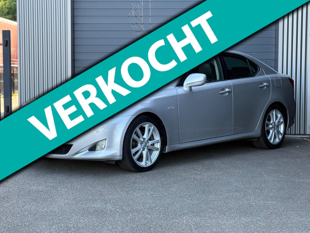 Lexus IS - 250 Executive AUTOMAAT / LEER / PDC / SCHUIFDAK - AutoWereld.nl