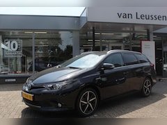 Toyota Auris Touring Sports - 1.8 HYBRID DYNAMIC KEYLESS STOELVERW. ALL-SEASON NAVI DAB CRUISE CAMERA CLIMA