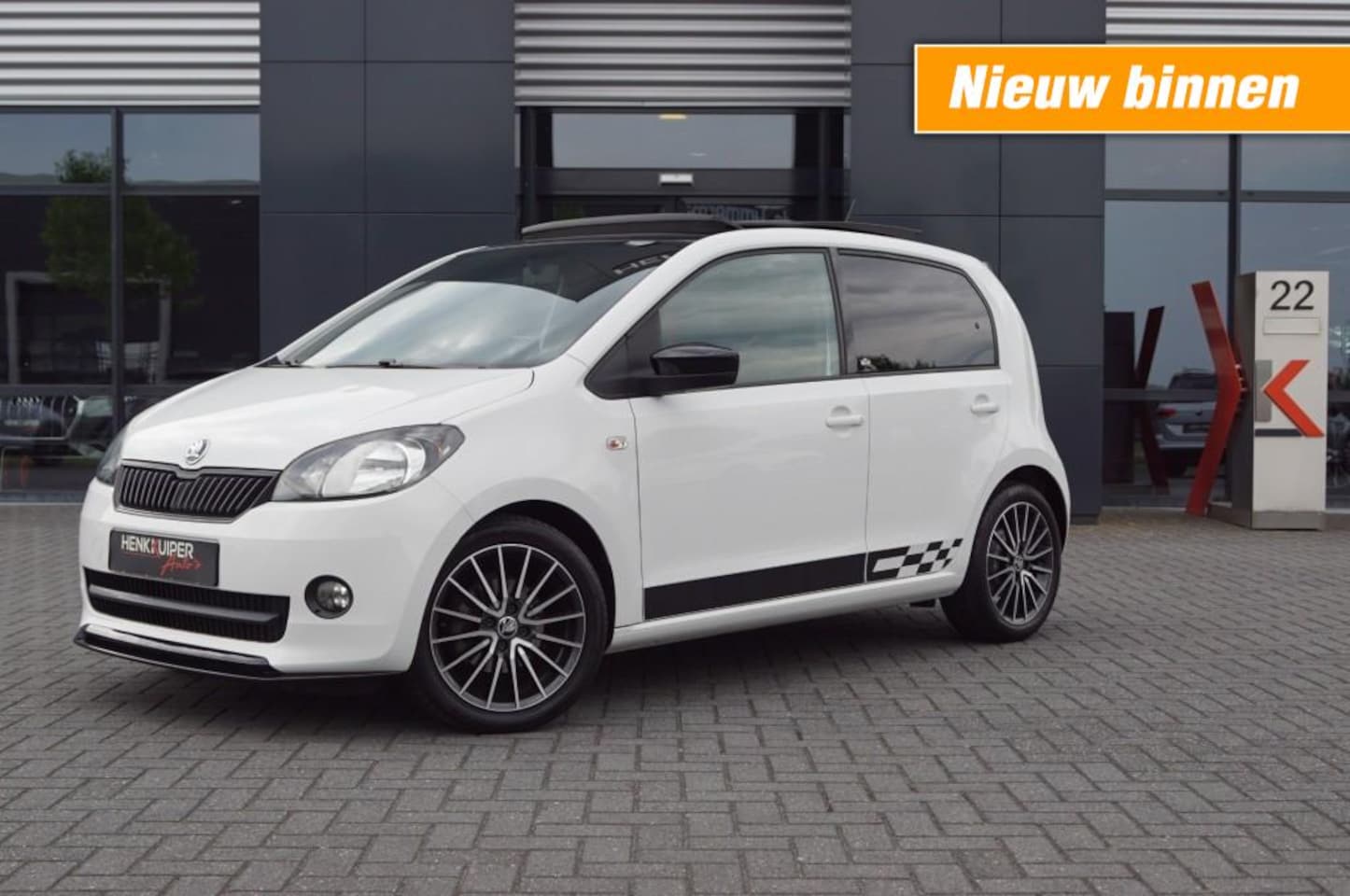 Skoda Citigo - 1.0 Greentech 75pk  Monte Carlo / Panoramaschuifdak / Navi / Bluetooth - AutoWereld.nl