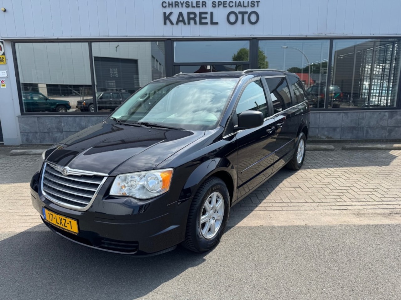 Chrysler Grand Voyager - 3.8 V6 BUSINESS ED. - AutoWereld.nl