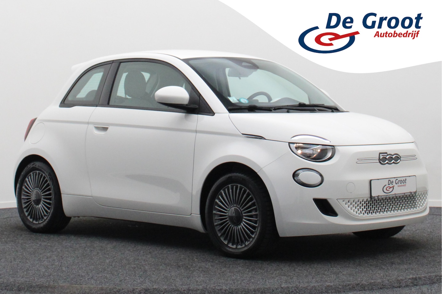 Fiat 500e - Icon 42 kWh Virtual Cockpit, Climate, Camera, Apple Carplay, Cruise, DAB, USB, 16'' - AutoWereld.nl