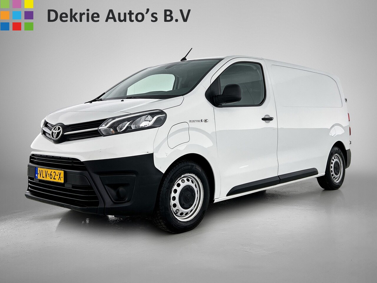 Toyota ProAce Electric Worker - L2 Extra Range 75 kWh +/- 330KM / 3Pers. / Navigatie / Airco / Pdc+Camera / Mooie Bedrijfs - AutoWereld.nl