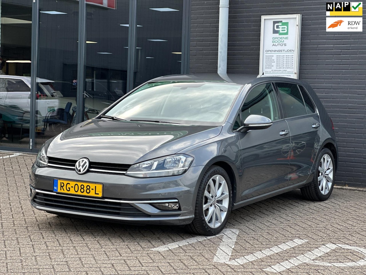 Volkswagen Golf - 1.0 TSI Comfortline Business/NAVI/CARPLAY/PDC/NL-AUTO NAP!! - AutoWereld.nl