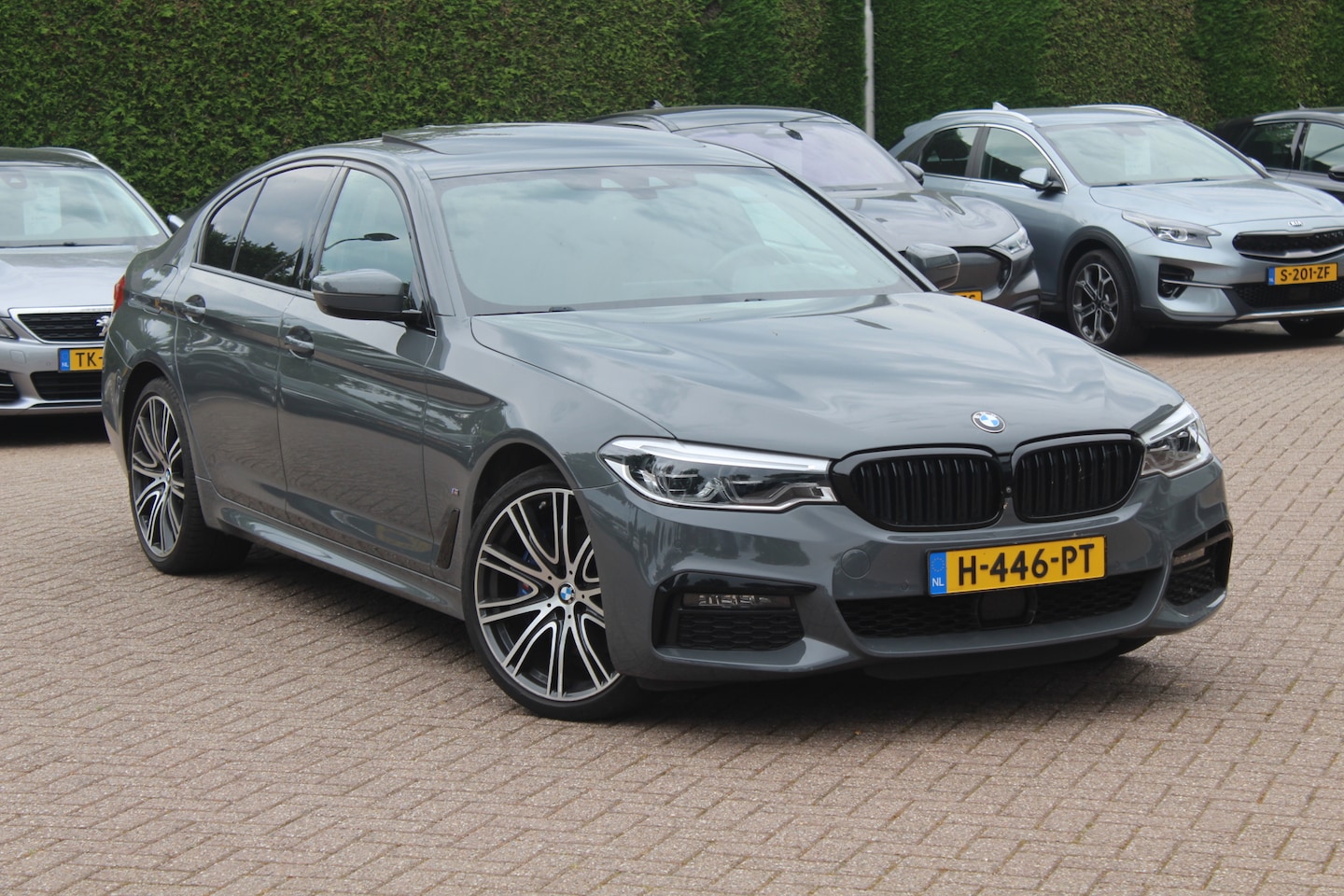 BMW 5-serie - 530e iPerformance High Executive / Schuifdak / 360Camera / Head-up / 20'' / Volleder / Har - AutoWereld.nl