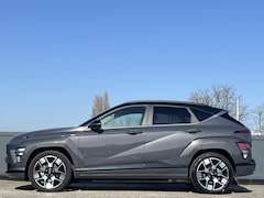 Hyundai Kona Electric - Premium 65.4 kWh | Adaptieve cruisecontrol | Contrasterende dakkleur | Warmtepomp & V2L |