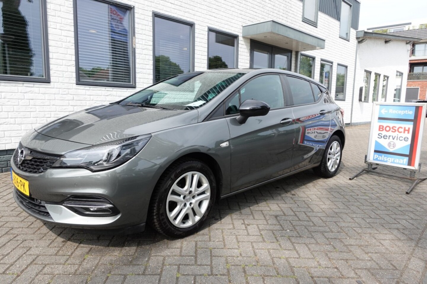 Opel Astra - 1.2 110PK BNS EDITION  33.000 KM  Zeer Fraai - AutoWereld.nl