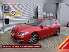 Volkswagen Golf - 1.5 R-Line Style |150PK |PDC |Camera |Stuur+Stoelverwarming |Carplay | IQ-Light Camera Mat