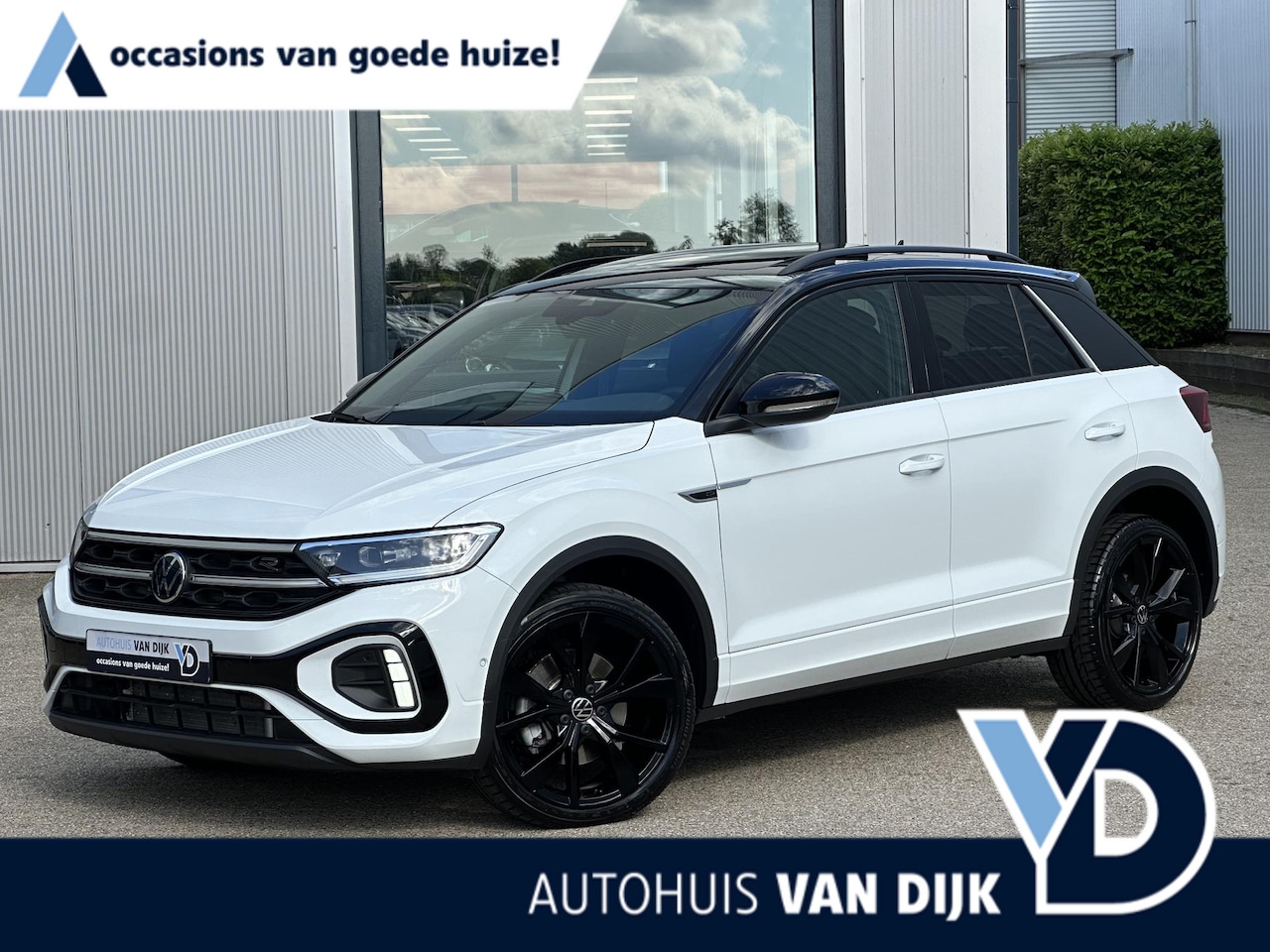 Volkswagen T-Roc - 1.5 TSI R-Line Business | Pano-Dak/IQ Light/19"/Virtual Cockpit/Carplay/Navi - AutoWereld.nl