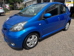 Toyota Aygo - 1.0-12V Dynamic Blue AIRCO ORG 147120 KM NAP O.H BOEJKES LM VELGEN MET 2X NW BANDEN EERSTE