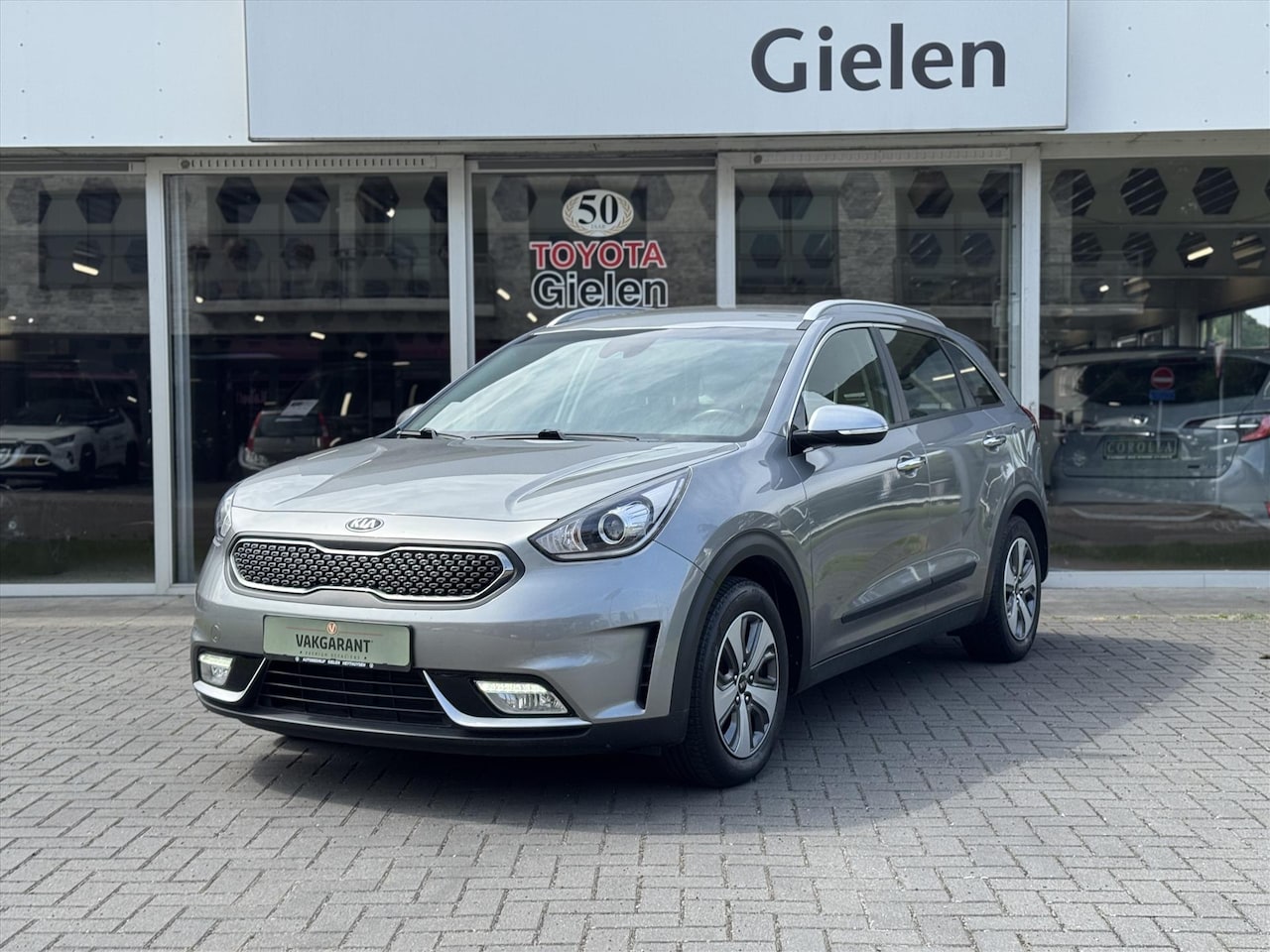 Kia Niro - 1.6 GDi Hybrid DynamicLine | Parkeersensoren, Navigatie, Parkeercamera, Apple CarPlay/Andr - AutoWereld.nl